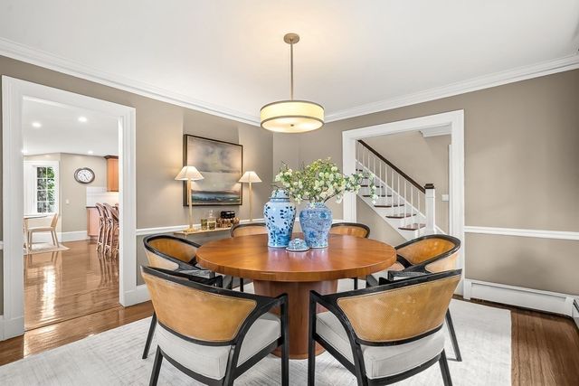 8 Tennyson Rd, Wellesley, MA 02481