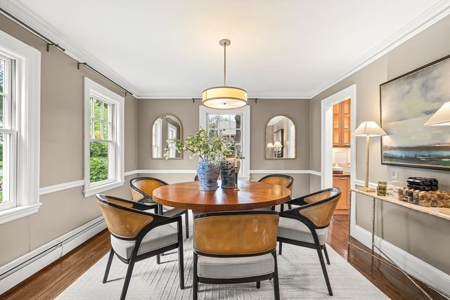 8 Tennyson Rd, Wellesley, MA 02481
