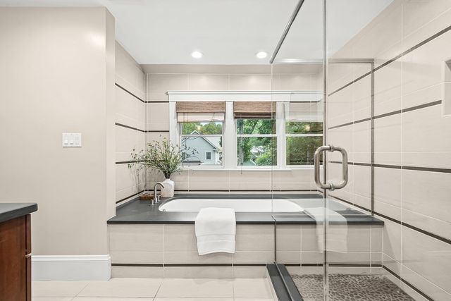 8 Tennyson Rd, Wellesley, MA 02481