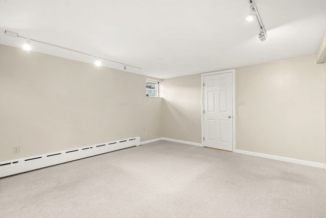 8 Tennyson Rd, Wellesley, MA 02481
