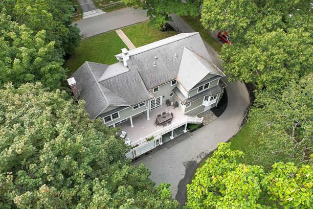 8 Tennyson Rd, Wellesley, MA 02481