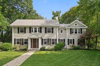 8 Tennyson Rd, Wellesley, MA 02481