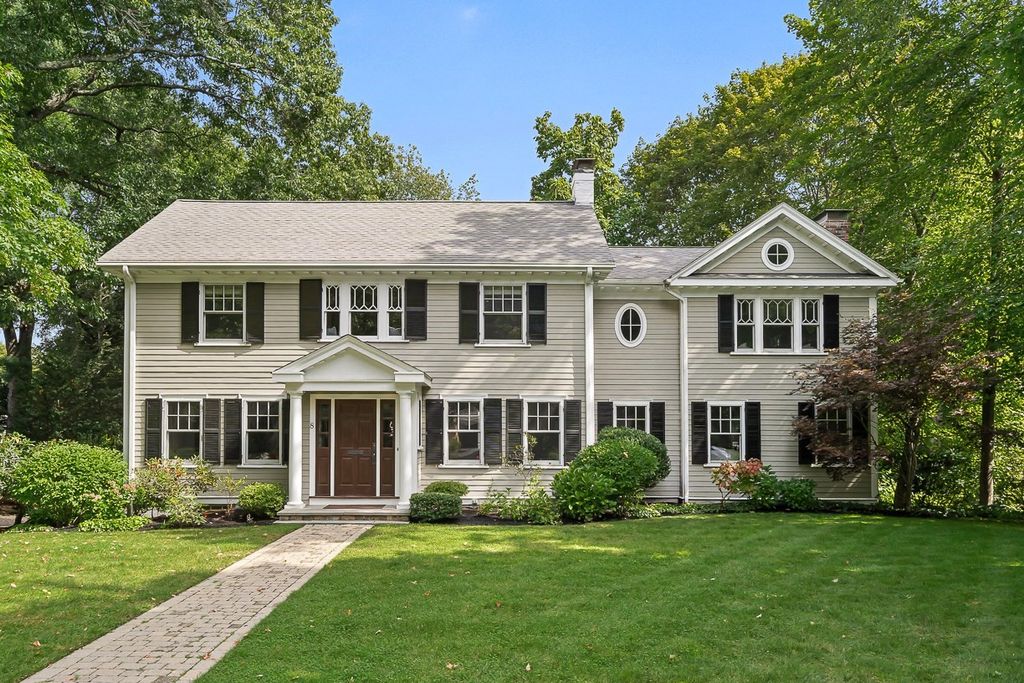 8 Tennyson Rd, Wellesley, MA 02481
