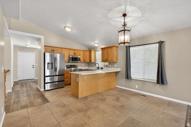 90 W COTTAGE AVE, Sandy, UT 84070