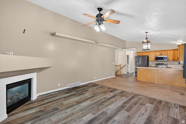 90 W COTTAGE AVE, Sandy, UT 84070