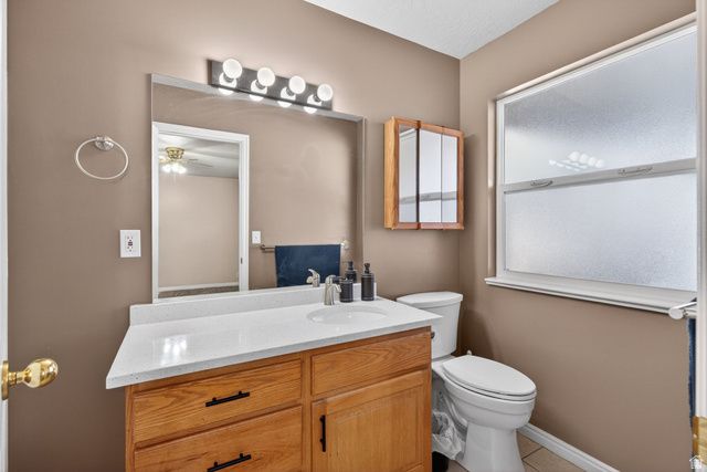 90 W COTTAGE AVE, Sandy, UT 84070