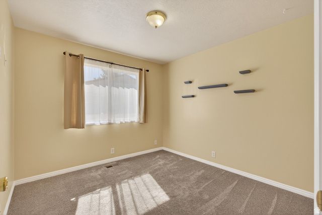 90 W COTTAGE AVE, Sandy, UT 84070