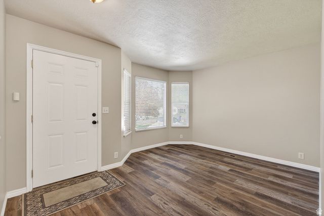 90 W COTTAGE AVE, Sandy, UT 84070
