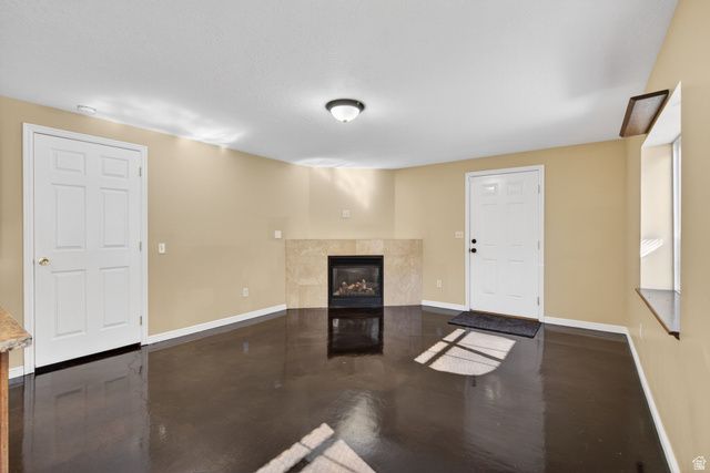 90 W COTTAGE AVE, Sandy, UT 84070