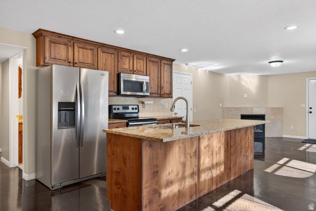90 W COTTAGE AVE, Sandy, UT 84070