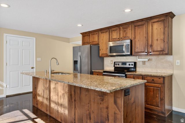 90 W COTTAGE AVE, Sandy, UT 84070