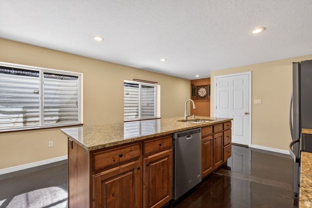 90 W COTTAGE AVE, Sandy, UT 84070