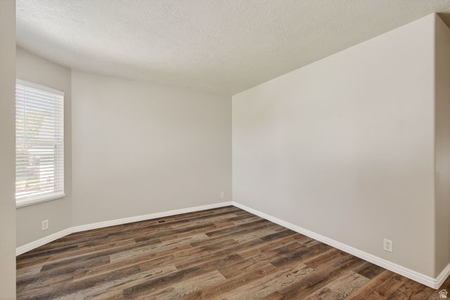 90 W COTTAGE AVE, Sandy, UT 84070