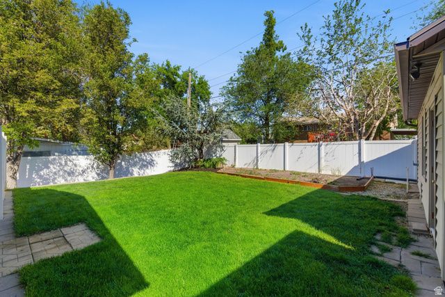 90 W COTTAGE AVE, Sandy, UT 84070