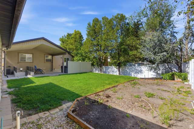 90 W COTTAGE AVE, Sandy, UT 84070