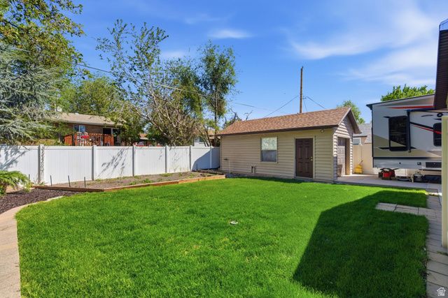 90 W COTTAGE AVE, Sandy, UT 84070