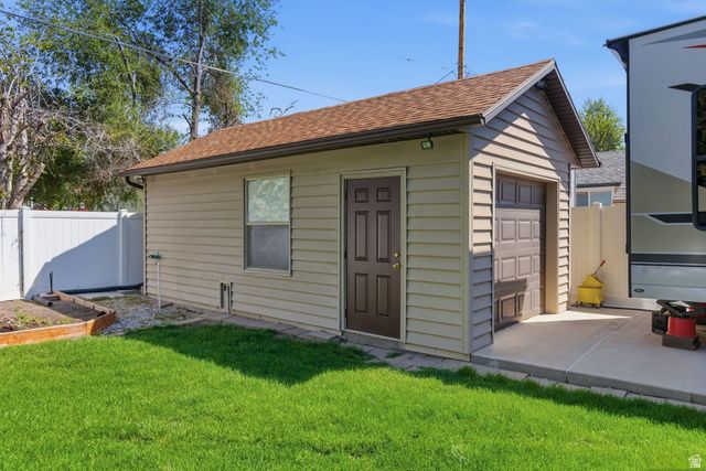 90 W COTTAGE AVE, Sandy, UT 84070