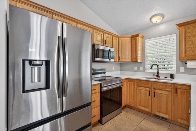 90 W COTTAGE AVE, Sandy, UT 84070