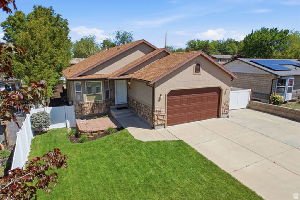 90 W COTTAGE AVE, Sandy, UT 84070