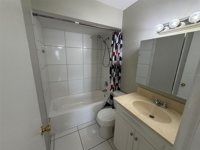 5317 CURRY FORD ROAD Q201, Orlando, FL 32812