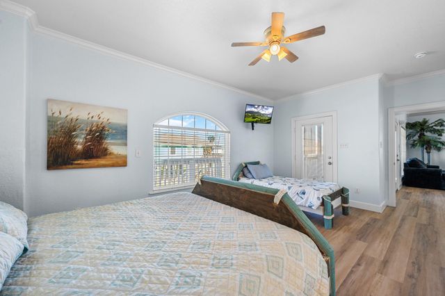 148 Howard Avenue, Surfside Beach, TX 77541