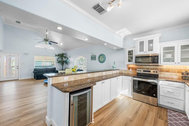 148 Howard Avenue, Surfside Beach, TX 77541