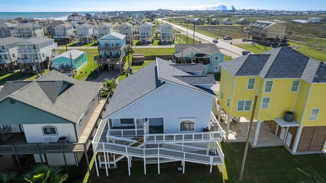 148 Howard Avenue, Surfside Beach, TX 77541