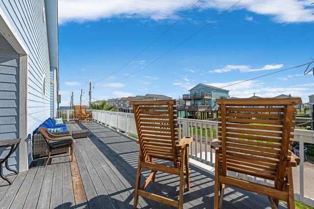 148 Howard Avenue, Surfside Beach, TX 77541