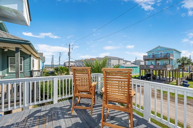 148 Howard Avenue, Surfside Beach, TX 77541