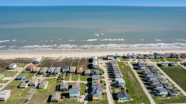 148 Howard Avenue, Surfside Beach, TX 77541