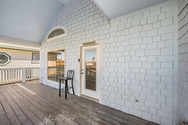 148 Howard Avenue, Surfside Beach, TX 77541