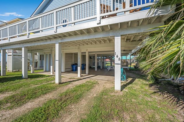 148 Howard Avenue, Surfside Beach, TX 77541