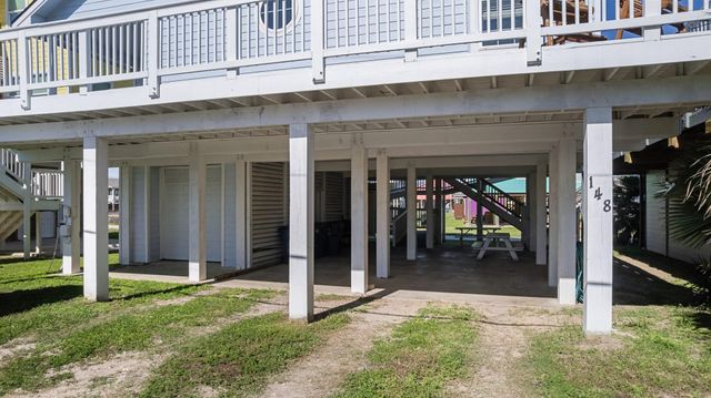 148 Howard Avenue, Surfside Beach, TX 77541