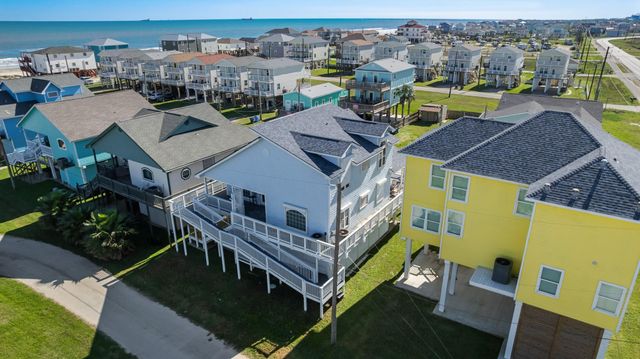 148 Howard Avenue, Surfside Beach, TX 77541