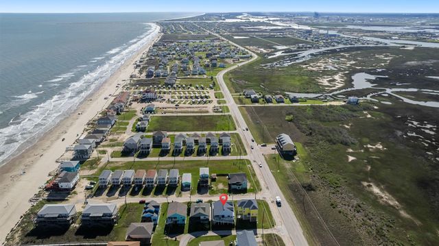 148 Howard Avenue, Surfside Beach, TX 77541