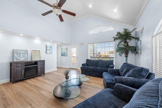 148 Howard Avenue, Surfside Beach, TX 77541