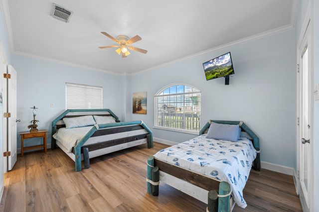 148 Howard Avenue, Surfside Beach, TX 77541