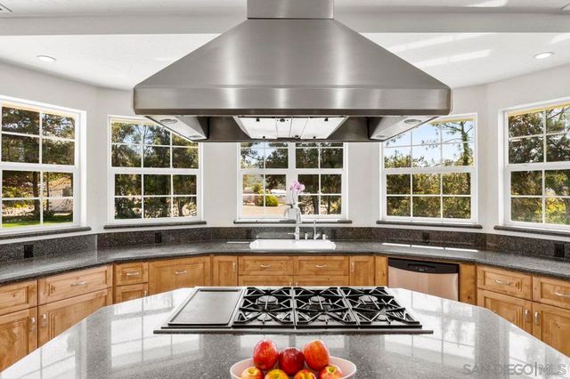 3232 N Twin Oaks Valley Rd, San Marcos, CA 92069