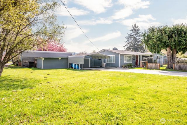 722 SW 2nd Avenue, Castle Rock, WA 98611