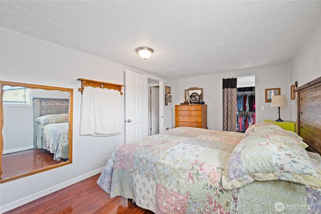 722 SW 2nd Avenue, Castle Rock, WA 98611