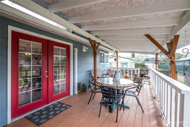 722 SW 2nd Avenue, Castle Rock, WA 98611