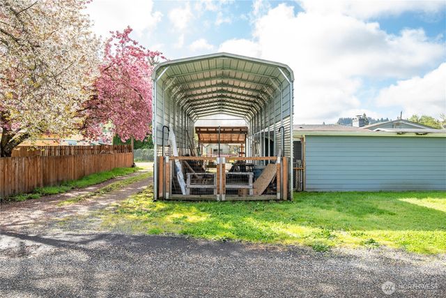 722 SW 2nd Avenue, Castle Rock, WA 98611
