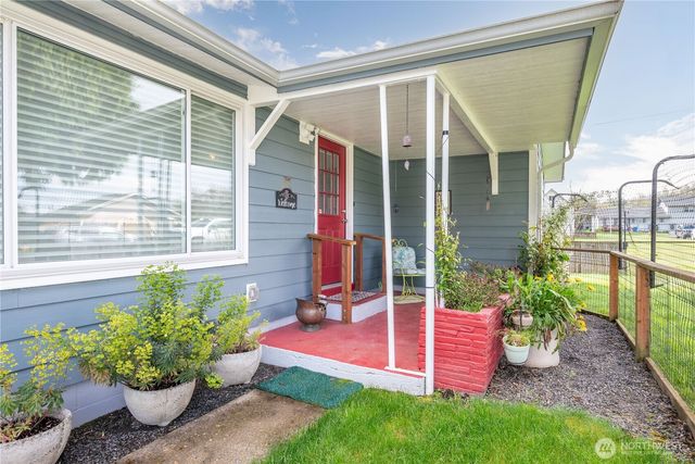 722 SW 2nd Avenue, Castle Rock, WA 98611