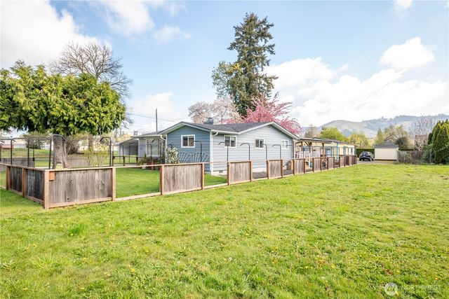 722 SW 2nd Avenue, Castle Rock, WA 98611
