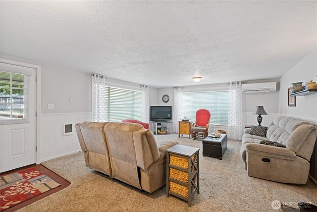 722 SW 2nd Avenue, Castle Rock, WA 98611