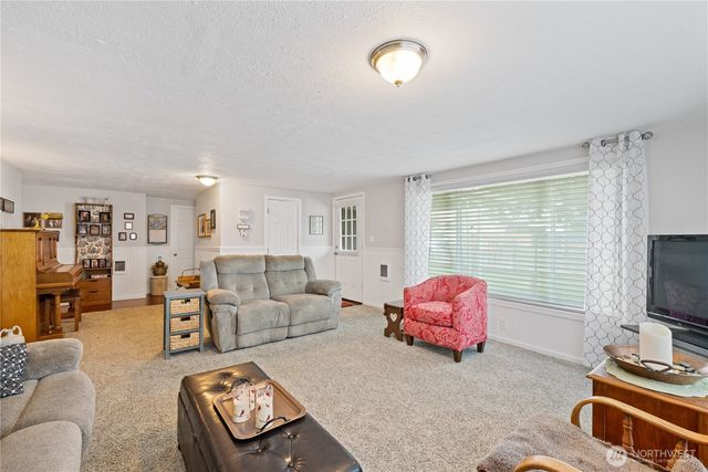 722 SW 2nd Avenue, Castle Rock, WA 98611