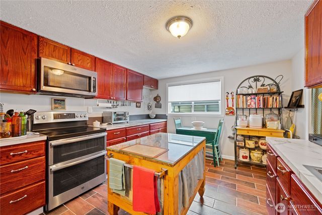 722 SW 2nd Avenue, Castle Rock, WA 98611