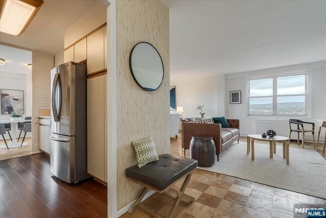 926 Bloomfield Avenue, Glen Ridge, NJ 07028