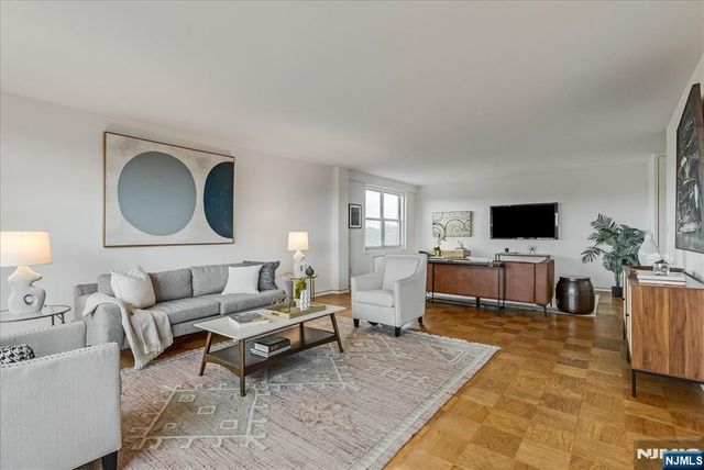 926 Bloomfield Avenue, Glen Ridge, NJ 07028