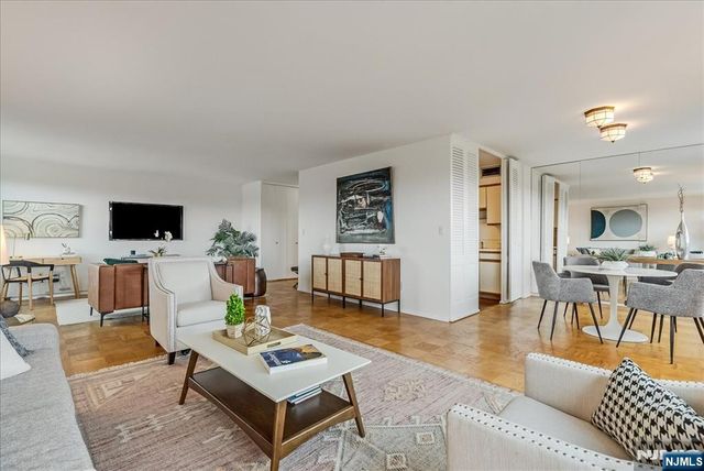 926 Bloomfield Avenue, Glen Ridge, NJ 07028